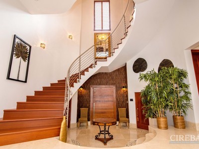 House · For sale · 6 bedrooms