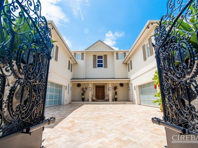 House · For sale · 6 bedrooms