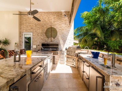 House · For sale · 6 bedrooms