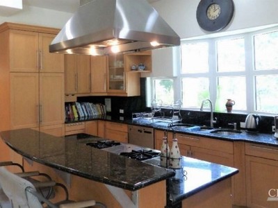 House · For sale · 4 bedrooms