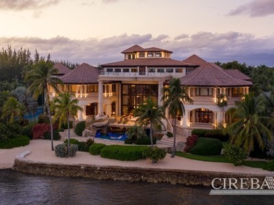 House · For sale · 8 bedrooms