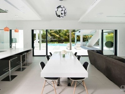 House · For sale · 5 bedrooms