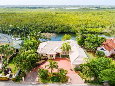 House · For sale · 4 bedrooms