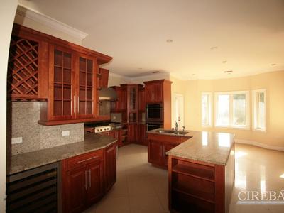 House · For sale · 5 bedrooms