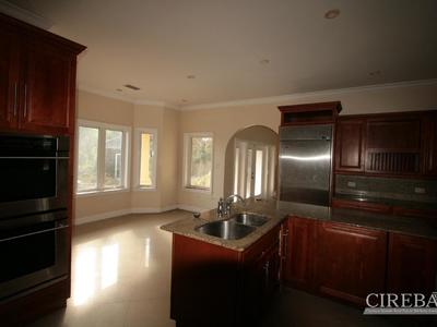 House · For sale · 5 bedrooms