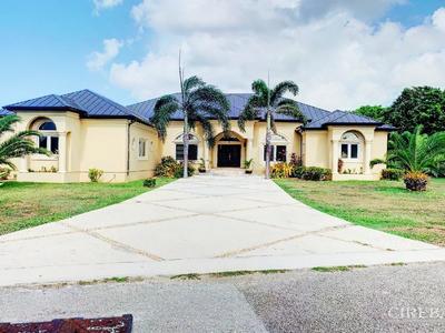 House · For sale · 5 bedrooms