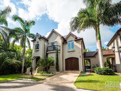 House · For sale · 3 bedrooms