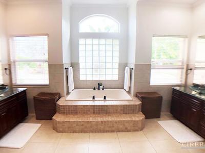 House · For sale · 4 bedrooms