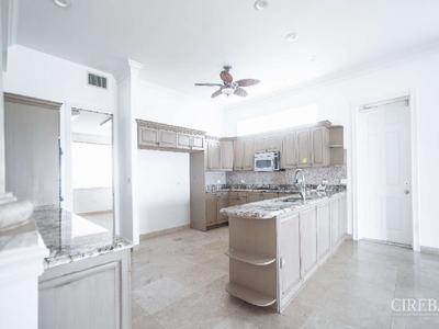 House · For sale · 5 bedrooms