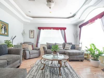 House · For sale · 4 bedrooms